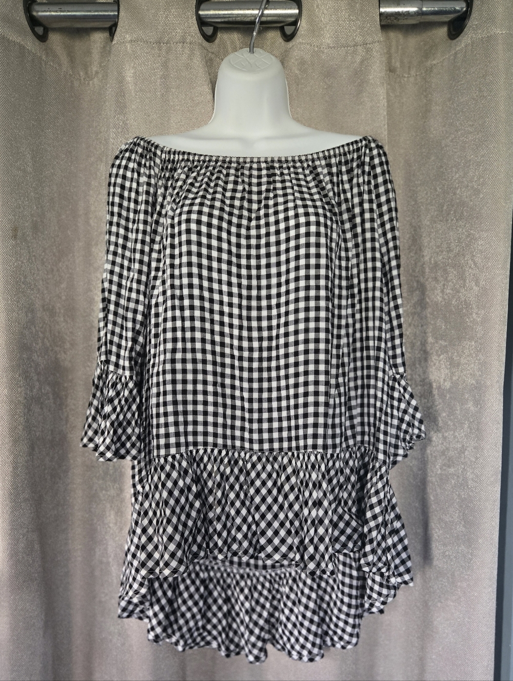 ⭐️Black & White Gingham Off-Shoulder Tunic⭐️